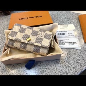Lv key holder